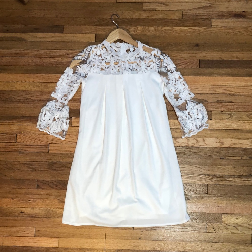RARE EDITION// white dress, lace/beaded sleeves